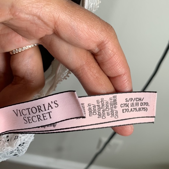 Victoria’s Secret Black and White Bralette in size S - Picture 4 of 5